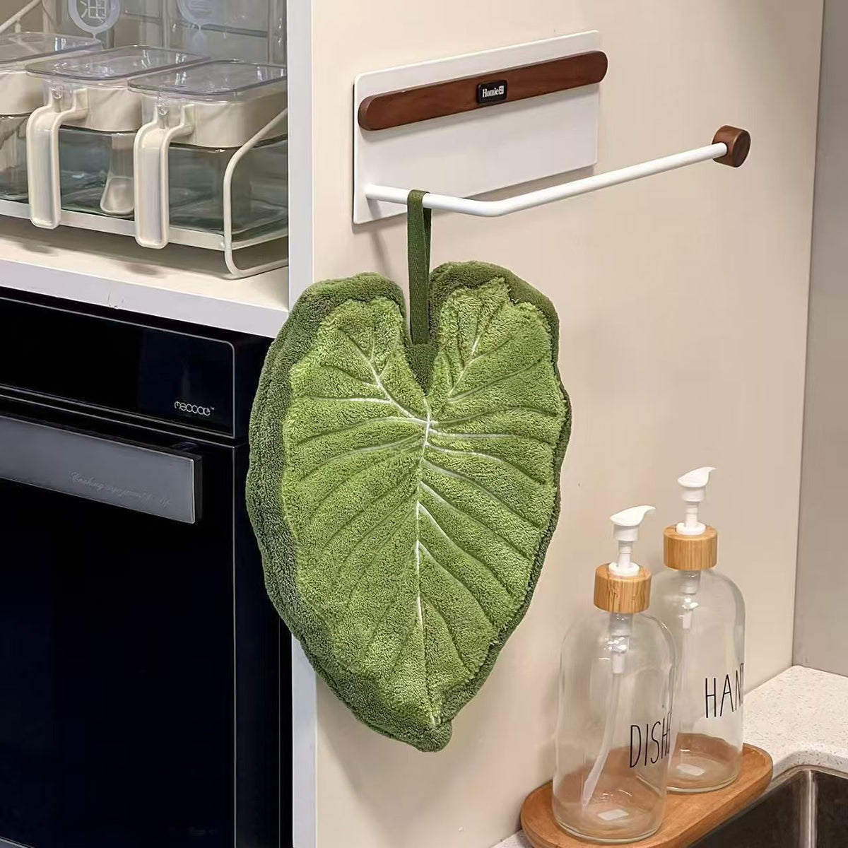 2pcs Leaf-Shaped Finger Towels with Hanging Loop