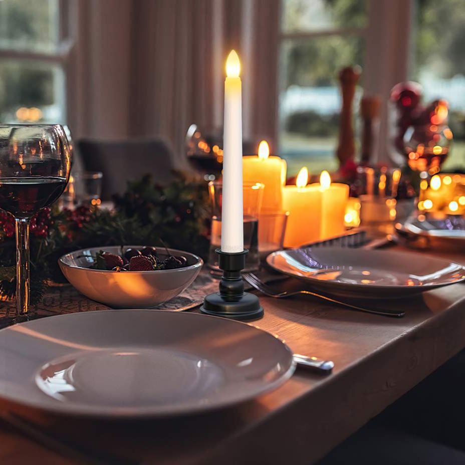 4-Pack Flameless Flickering Christmas Window Candles with Remote & Timer, Black Holders